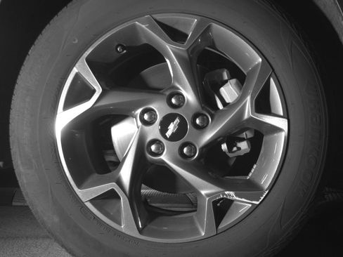 Used 2025 Chevrolet Trax LT FWD image 13
