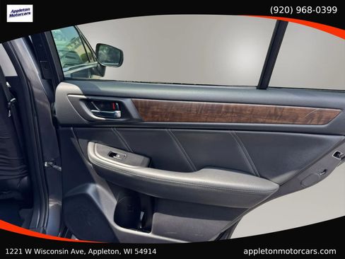 Used 2018 Subaru Outback 3.6R Limited AWD/4WD image 31