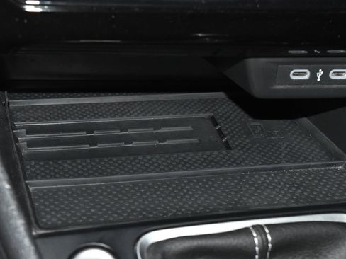 Used 2025 Volkswagen Jetta SE FWD image 16
