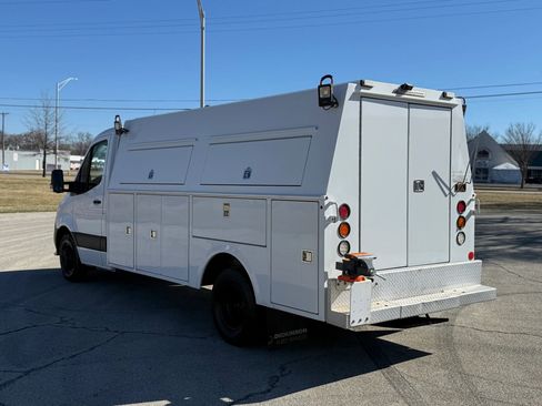 Used 2019 Freightliner Sprinter 3500 w/ Premium Package RWD image 5