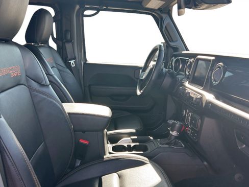 Used 2022 Jeep Wrangler Unlimited Rubicon w/ Xtreme Recon 35" Tire Package image 16