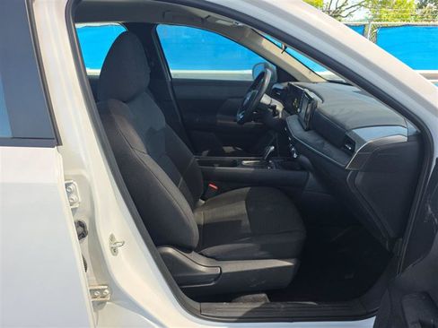 Used 2025 Nissan Kicks S FWD image 5