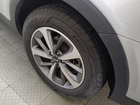Used 2019 Kia Sorento EX w/ EX Touring Package FWD image 31