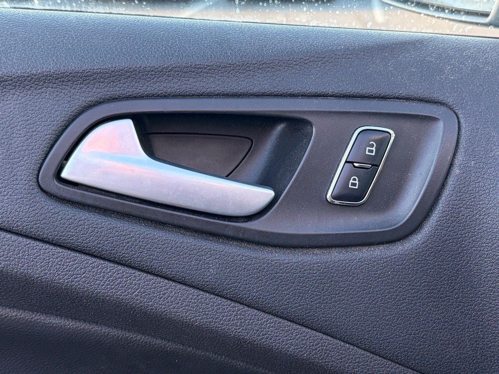 Used 2016 Ford Escape SE FWD image 7