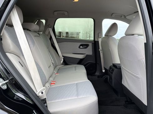 Used 2023 Nissan Rogue SV image 16