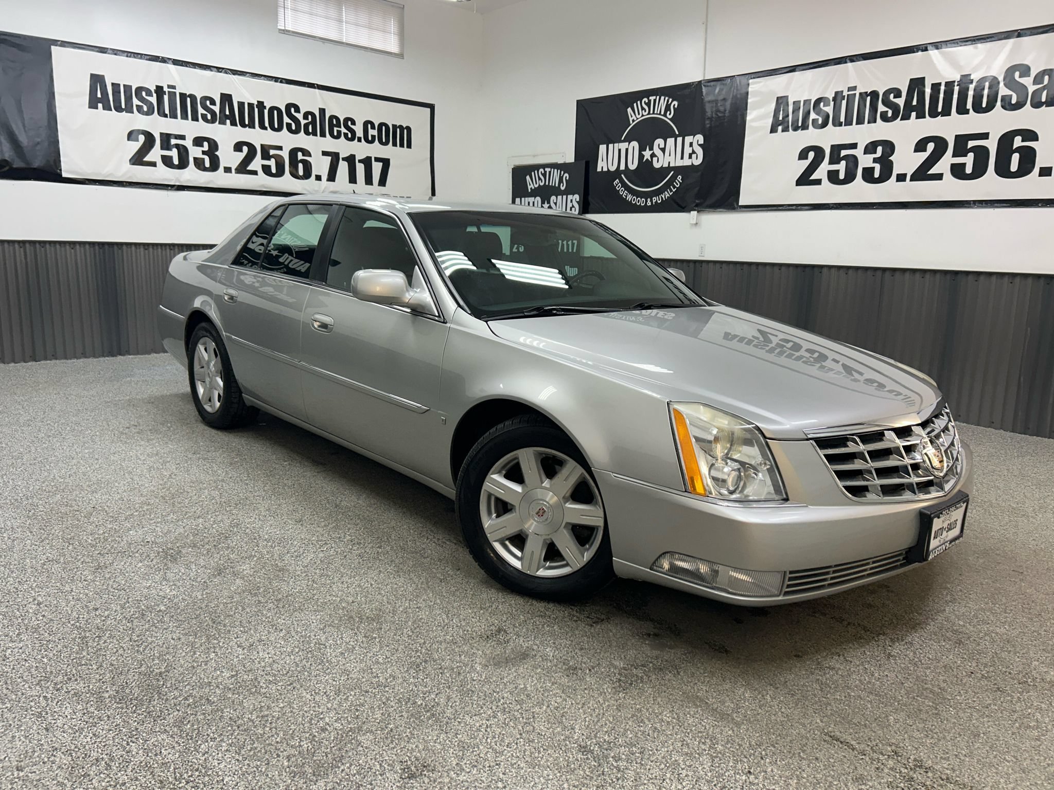 Used 2007 Cadillac DTS FWD image 1