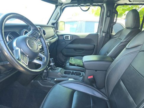 Used 2023 Jeep Wrangler Unlimited Sahara w/ Cold Weather Group AWD/4WD image 4