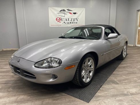Used 2000 Jaguar XK8 Convertible image 23