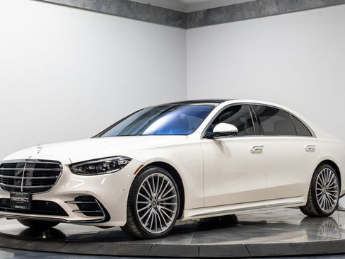 Used 2023 Mercedes-Benz S 580 4MATIC Sedan image 2