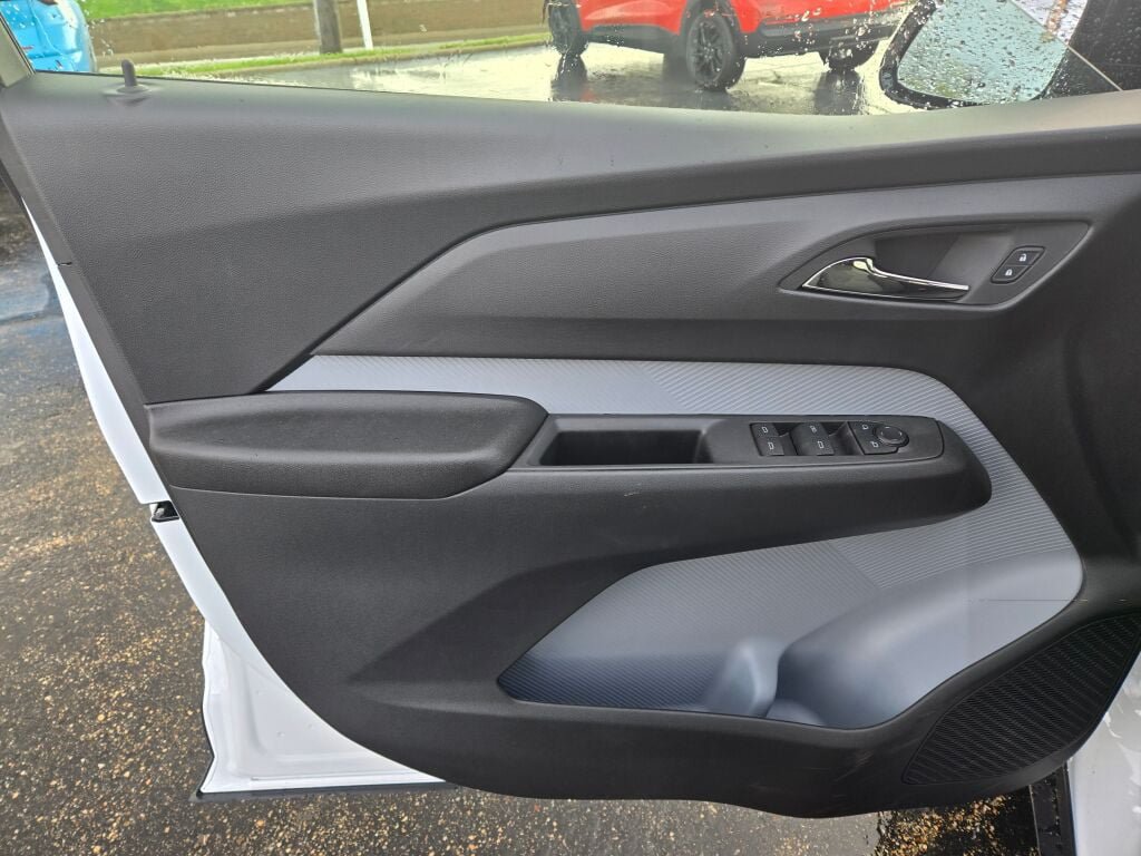 New 2027 Chevrolet Bolt LT w/ Comfort Package FWD image 18