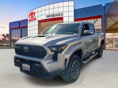 Used 2024 Toyota Tacoma TRD Sport image 2