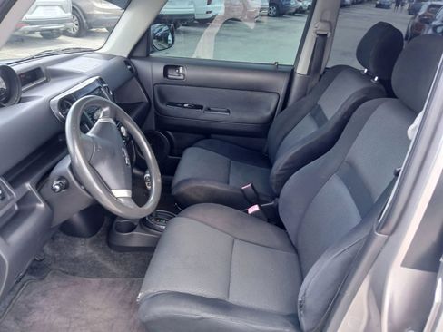 Used 2006 Scion xB FWD image 6