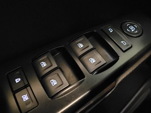 Used 2020 Chevrolet Tahoe LS w/ Enhanced Driver Alert Package image 27