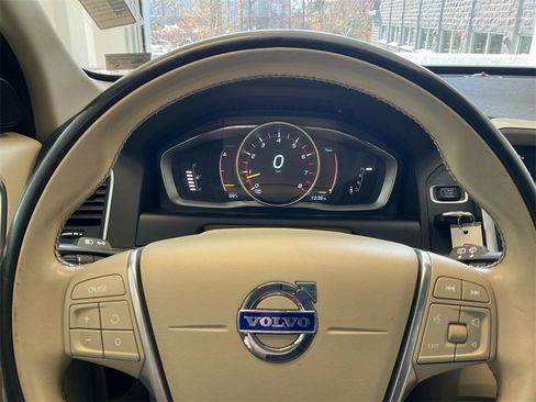 Used 2016 Volvo XC60 T6 image 17