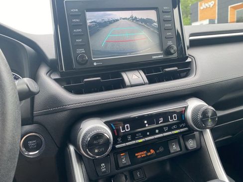 Used 2020 Toyota RAV4 XLE w/ XLE Grade Weather Package AWD/4WD image 30