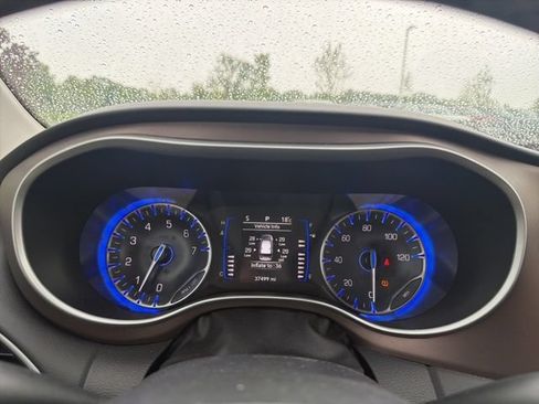 Used 2023 Chrysler Voyager LX FWD image 46