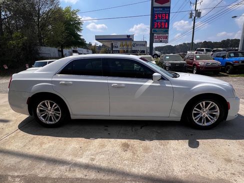 Used 2017 Chrysler 300 Limited w/ Value Package image 7