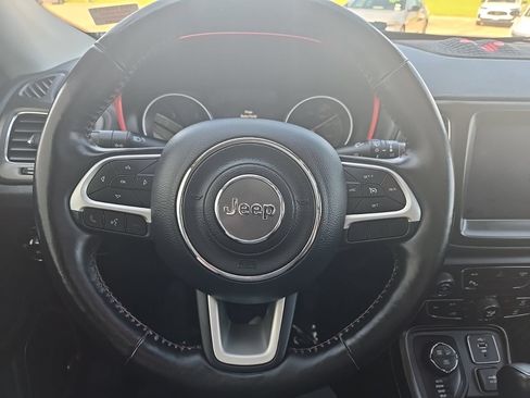 Used 2019 Jeep Compass Trailhawk w/ Leather Interior Group AWD/4WD image 18