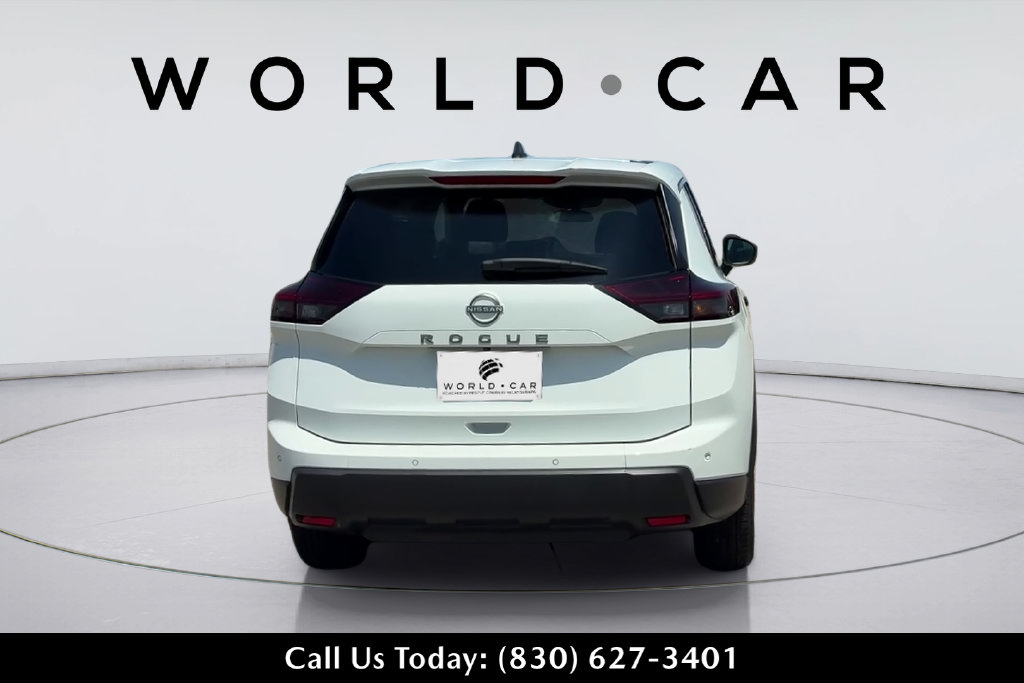 Used 2025 Nissan Rogue S FWD image 8