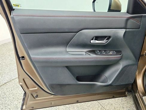 Used 2025 Nissan Kicks SR w/ Illumination Package AWD/4WD image 11