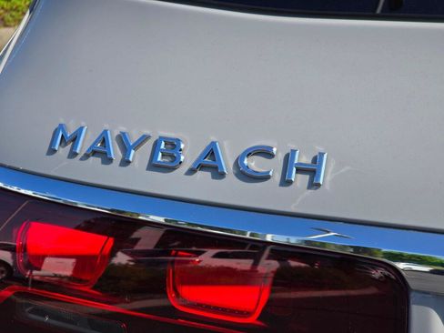 Used 2024 Mercedes-Benz Maybach GLS 600 4MATIC image 37