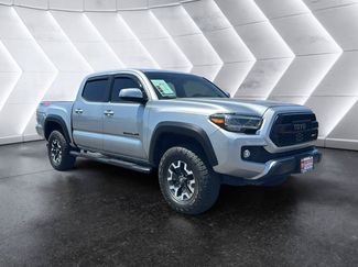 Used 2022 Toyota Tacoma TRD Off-Road AWD/4WD video 1