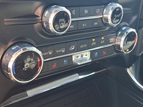 Used 2023 Ford F150 Lariat image 27