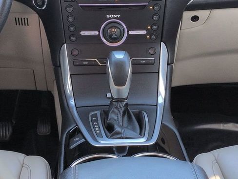 Used 2016 Ford Edge Titanium w/ Technology Package image 19