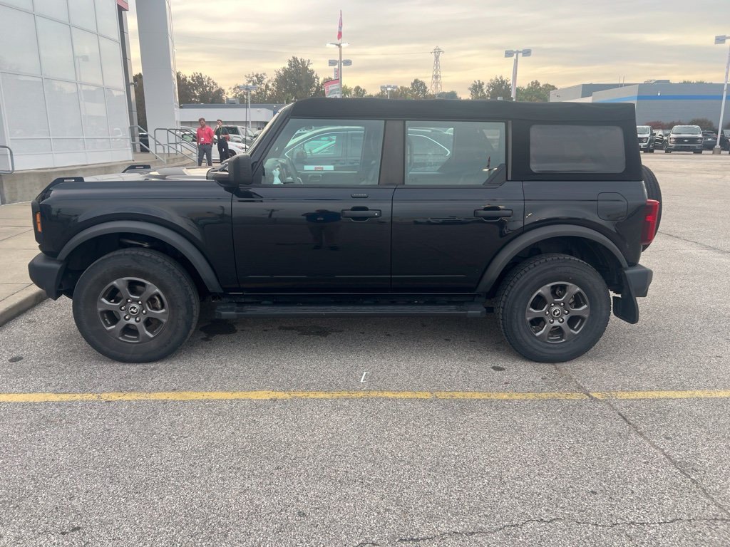 Used 2022 Ford Bronco 4-Door AWD/4WD image 2