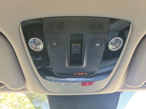 Used 2023 Kia Sorento SX Prestige w/ Panoramic Sunroof Package AWD/4WD image 32