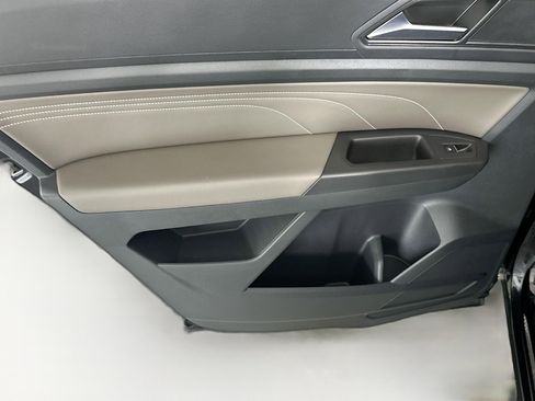 Used 2023 Volkswagen Atlas Cross Sport SE image 25