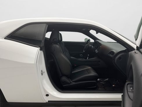 Used 2018 Dodge Challenger R/T Plus RWD image 17