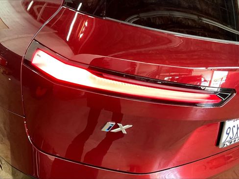 Used 2025 BMW iX xDrive50 image 33