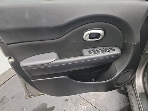 Used 2018 Kia Soul image 13