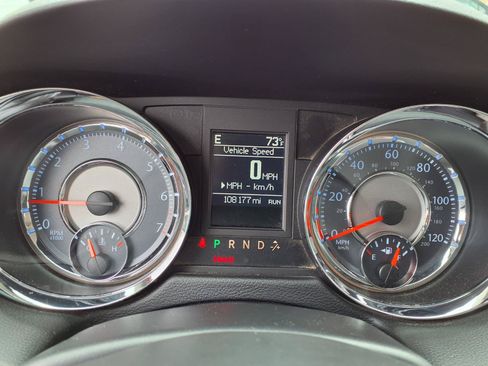 Used 2015 Chrysler Town & Country Touring-L w/ Driver Convenience Group FWD image 14