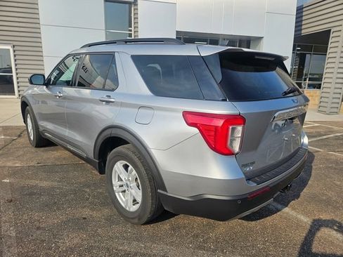 Used 2024 Ford Explorer XLT w/ Equipment Group 202A AWD/4WD image 4