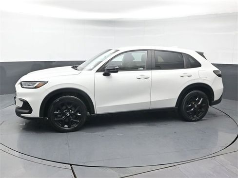 Used 2023 Honda HR-V Sport image 2