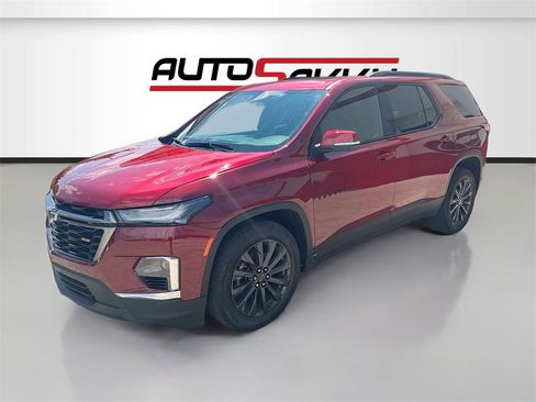 Used 2023 Chevrolet Traverse RS image 3