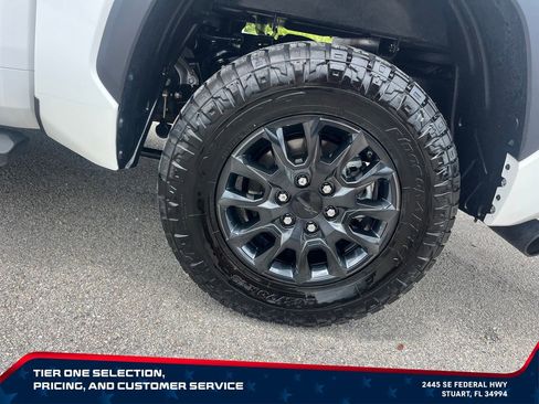 Used 2024 Toyota Tundra SR5 w/ SR5 Premium Package AWD/4WD image 9