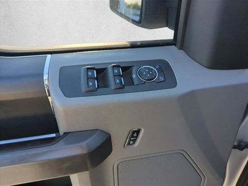 Used 2016 Ford F150 XLT AWD/4WD image 10