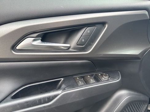 Used 2026 Chevrolet Equinox EV LT w/ Comfort Package image 11