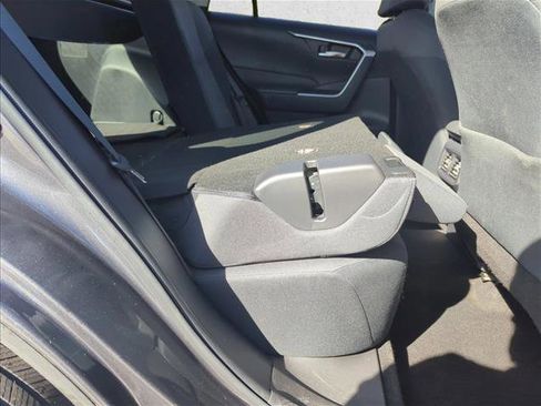 Used 2019 Toyota RAV4 XLE image 24