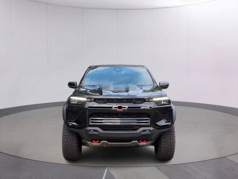 Used 2024 Chevrolet Colorado ZR2 w/ Technology Package AWD/4WD image 9