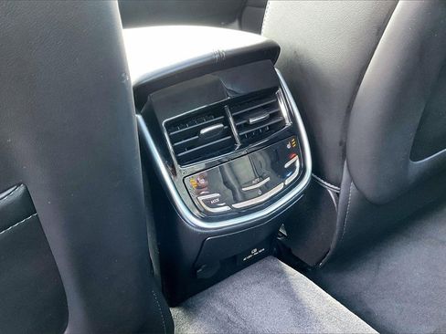 Used 2014 Cadillac XTS Premium image 10