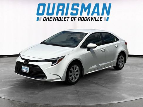 Used 2026 Toyota Corolla LE FWD image 2