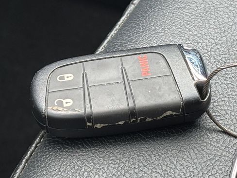 Used 2025 Jeep Compass Trailhawk AWD/4WD image 21