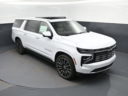 New 2026 Chevrolet Suburban High Country AWD/4WD image 1