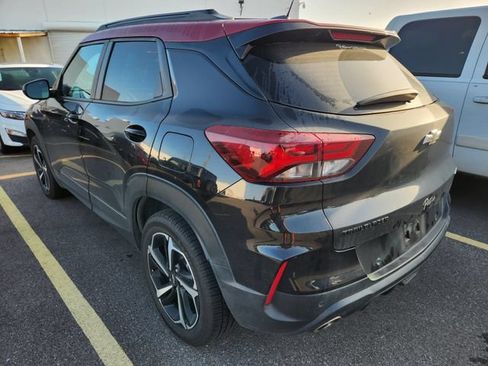Used 2021 Chevrolet TrailBlazer RS w/ Sun and Liftgate Package FWD image 4