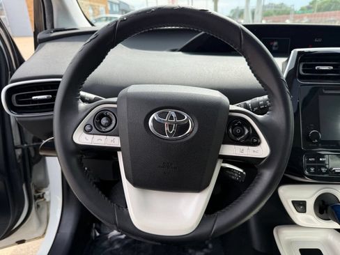 Used 2017 Toyota Prius Three w/ Advanced Technology Package FWD image 28