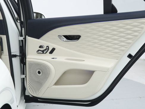 Used 2022 Bentley Flying Spur Plug-In Hybrid AWD/4WD image 20